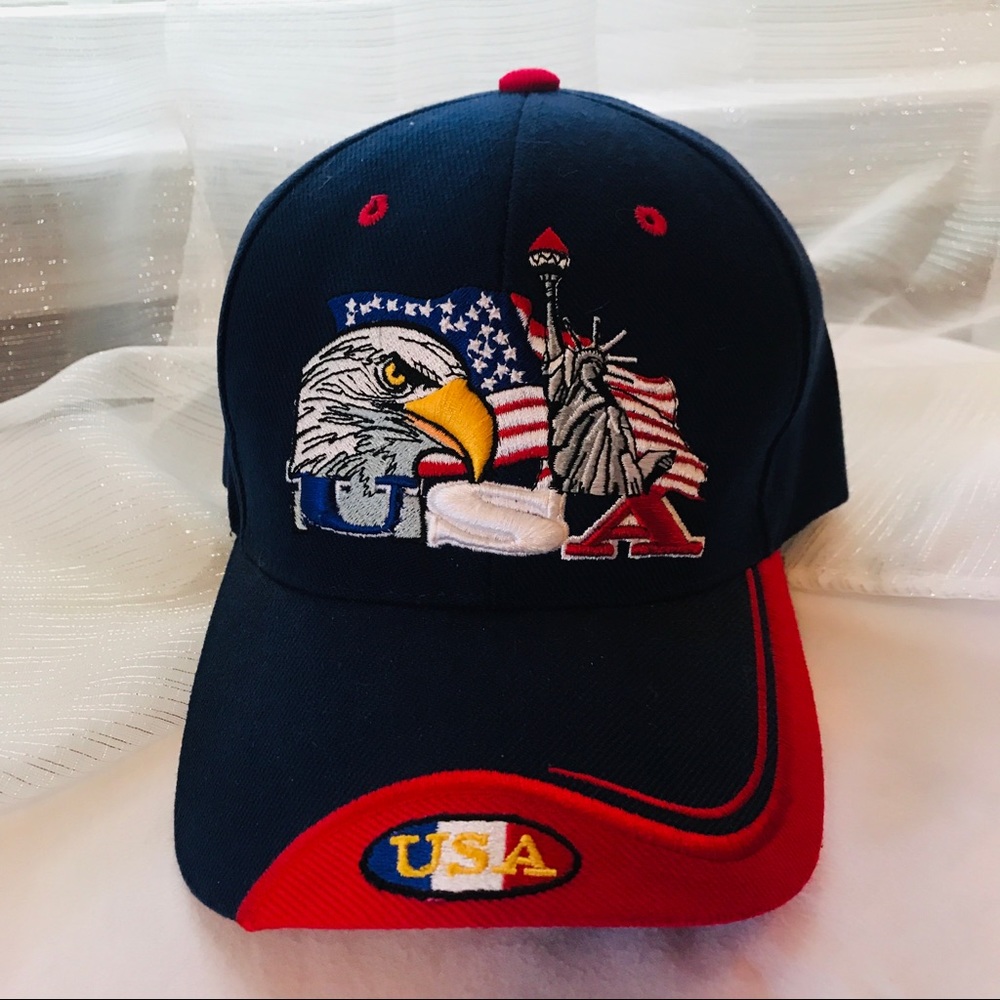 A VERY PATRIOTIC 🇺🇸 BASEBALL CAP 🇺🇸NWOT!! 🇺🇸